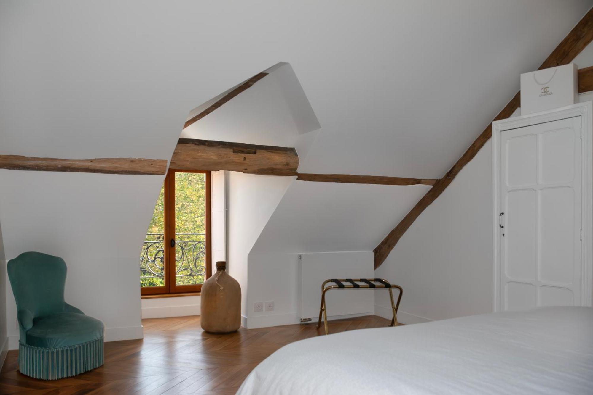 Loft Dans Le Clocher Face Au Chateau Bonnelles Exterior photo